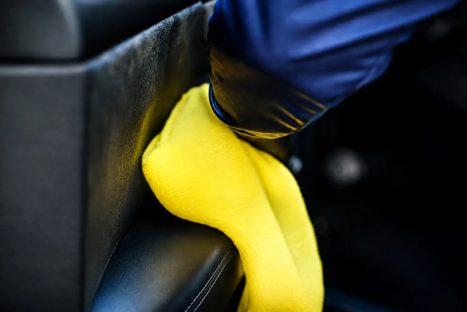 Mobile detailing company in Orlando, FL · close detail of the finish after machine polishing